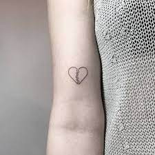 50 Minimalist Hand Poke Tattoo Designs By Pokeeeeeeeoh Page 4 Of 5 Tattooadore Broken Heart Tattoo Broken Heart Tattoo Designs Broken Tattoo