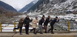 Kami menawarkan pakej percutian ke kashmir yang terbaik dan termurah abad ini ! Wanita Ini Kongsi Itinerari 7 Hari Perjalanan Penuh Mencabar Demi Melihat Keindahan Kashmir India Libur