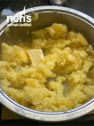 Patates Puresi Yataginda Soslu Kofte Nefis Yemek Tarifleri 7534170 2020 Yemek Tarifleri Yemek Patates Puresi