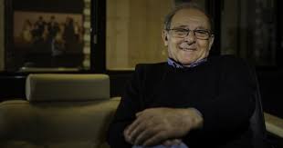 Directed by jaime de armiñán, gabriel ibáñez. Emilio Gutierrez Caba En El Teatro Siempre Hubo Mujeres Que Eran Mas Importantes Y Ganaban Mas Que Los Hombres