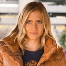 Danielle Mazur's Instagram, Twitter & Facebook