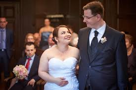 Zur hochzeit sucht das brautpaar einen bibelvers aus, der den gemeinsamen weg begleitet. Brautkleid Im Standesamt Diese Grunde Sprechen Dafur Liebe Zur Hochzeit