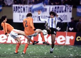 Browse 113 mario kempes 1978 stock photos and images available, or start a new search to explore more stock photos and images. Tphoto Auf Twitter Mario Kempes 10 Argentina Scores His 2nd Goal 2 1 Aganst Holland S Wim Suurbier 20 And Jan Poortvliet 2 On 104min In Extra Time Of The Final Of Argentina78 Argentina 3 1 Holland