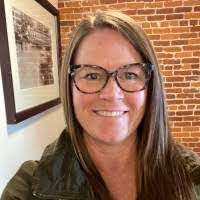 Laurie Dingman's Instagram, Twitter & Facebook