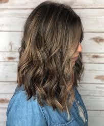 The caramel contrast goes well with the chestnut hair which suits you in every kind of hairstyle whether it is long or short. 29 Hottest Caramel Brown Hair Color Ideas Of 2021