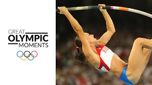 Le premier record du monde masculin du triple saut homologué par l'iaaf est établi le 30 mai 1911 à new york par l'américain dan ahearn avec la marque de 15,52 m, performance égalée le 12 juillet 1924 (15,525 m) en finale des jeux olympiques, à paris, par l'australien nick winter (15,525 m) 3. Finale Saut A La Perche F Pekin 2008 Grands Moments Olympiques