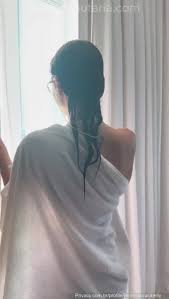 Vídeos da Cibelly Ferreira professora de inglês semi nua tirou a toalha -  Xvideos Putaria