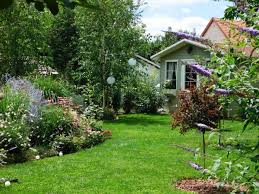 Kadar Kockabol Romantikus Mesehaz A Napfeny Illata Plants Outdoor Decor Outdoor