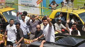 Uddhav thackeray & aditya thackeray car collection. Rs 10 36 Cr In Banks Bmw Car And More Aaditya Thackeray Shiv Sena Candidate From Worli Declares Assets Of Rs 16 Cr
