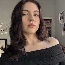 Lillian Gore's Instagram, Twitter & Facebook