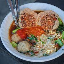Gak cuma bakso lava sambal, kamu juga mendapatkan inspirasi resep lainnya di aplikasi yummy. Tambah Semangat Di Hari Senin Dengan Bakso Mercon Yang Pedas Nendang
