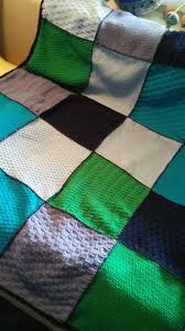 Schöne häkeln decke, aus sehr bunten häkeln oma quadrate. Kuscheldecke Landfrauen Hohenlohe