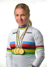 She has been featured in campaigns by a number of major brands, including jimmy choo, escada, giorgio armani, michael kors, and chanel. Weltmeisterin Europameisterin Und Deutsche Meisterin Im Bahnradsport Emma Hinze Bahnradsport Weltmeisterin Europameisterin Deutsche Meisterin