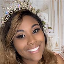 Just like her #VoltesVLegacy character, Elle Villanueva is resilient and  determined 💪🏻 Make sure you watch her full #SparkleExclusives video  🫶🏻✨️ Continue watching Elle as Eva Sanchez in 'Voltes V: Legacy'  weeknights