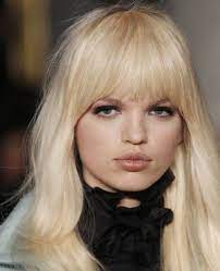 Beauty Notebook Sixties Hair Telegraph Sixties Hair Short Blonde Hair Hairstyles With Bangs