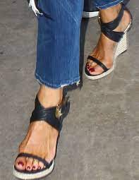 Jennifer Aniston Strolls Through Lax In Burberry Catsbrook Espadrille Wedges Espadrilles Wedges Jennifer Aniston Jennifer Aniston Style