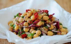 Per preparare la zuppa di ceci cominciate mettendo questi ultimi in ammollo. Ricetta Insalata Di Ceci Marocchina Con Coriandolo E Semi Di Cumino Cook