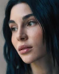 Attitude: Natalia Bhrelova. #attitude #badgirls #bossbitch #furprincess  #redlips #goandsee #modelli̇fe #instantfashion #furjacket