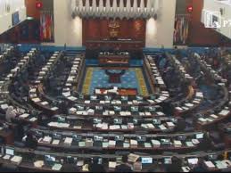 Bekas perdana menteri dr mahathir mohamad hari ini 'menyindir' ahli parlimen pekan, najib razak ketika membahaskan rang. Belanjawan 2020 Belanjawan Dap Bikin Dewan Rakyat Kecoh