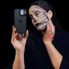 Explora nuestra recopilación de #halloweenmakeup ¿Cuál es tu favorito?👻  ¿Trick or treat?🎃