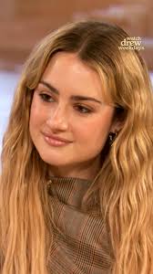 Ghostface himself introduces Dylan Minnette, Mason Gooding, Mikey Madison,  Jasmin Savoy Brown, and Sonia Ammar to Drew for Scream Movies tidbits, like  how none of them knew the ending while filming, how