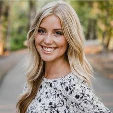 Shae Hansen's Instagram, Twitter & Facebook