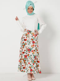 Tesettur Etek Tesettur Etek Modelleri Uzun Etek Modelleri Modanisa Islami Moda Moda Stilleri Dress Outfits