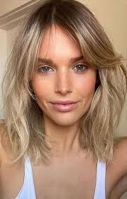 Katie Biggins's Instagram, Twitter & Facebook