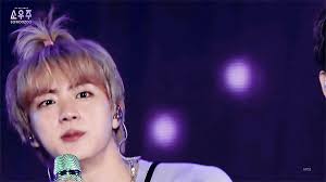 In their latest momentous feat, bts are the first korean artist to surpass 1 billion streams on apple music. Jin Became A Highlight Of Bts S Sowoozoo Concert With His Blonde Apple Hair And Beautiful Vocals Allkpop