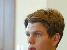 Parents, college students seek balance in interactions