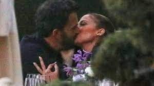 14:33 et, jul 12 2021. Keine Zweifel Mehr Hier Knutschen J Lo Und Ben Affleck Youtube