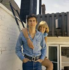 Il est aussi marié à dave, après avoir été le compagnon d'anthony perkins 1. Anthony Perkins And Berry Berenson Dating Gossip News Photos