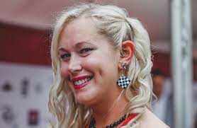 IndyCar drivers "Rev" up for food an fashion