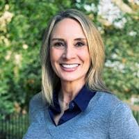 Julie Locke's Instagram, Twitter & Facebook