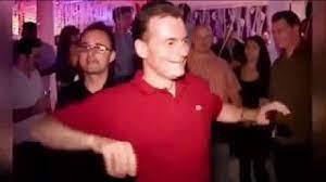 Sunt excentrici si neobisnuiti, ei nu sunt obisnuiti si nu inteleg multi dintre ei unde se gasesc, ca suntem in parlamentul romaniei, unde ai anumite rigori in ceea ce priveste comportamentul. Ludovic Orban DanseazÄƒ Pe Nea CosticÄƒ Youtube