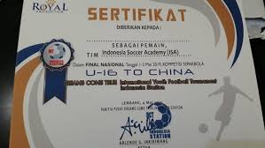 Klik ikon olahraga guna menemukan opsi untuk mengubah ke olahraga lain seperti sepak bola, atau pilih ikon bintang dan gunakan sertifikat ini untuk penghargaan tim lainnya. Dicky Gunawan Tim Soccer Indonesia U16 Asal Bandung Telusur Kabar Patroli