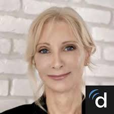 Lisa Avery's Instagram, Twitter & Facebook