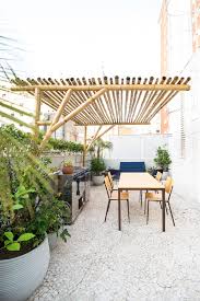 Casa Vila Jardins Sichtschutzfurterrasse Casa Vila Jardins On Behance In 2020 Terassenideen Diy Pergola Terrassenuberdachung