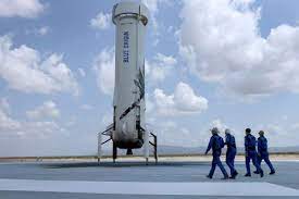 1 day ago · jeff bezos opens the hatch of a new shepard capsule after an uncrewed test flight on april 14, 2021. Dxuixhzn5kzwum