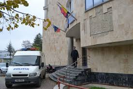 Prim procurorul parchetului de pe lângă tribunalul botoșani va coordona anchetele ce vizează anumite persoane care nu au respectat măsurile impuse de autorități pentru împiedicarea răspândirii virusului chinezesc. Prim Procuror Adjunct Nou La Parchetul De Pe Langa Tribunalul Botosani Despre Botosaniul Interzis