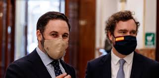 El presidente de la federación de comerciantes ha leído un manifiesto contra la moción de censura en el ayuntamiento murciano que impulsan cs y psoe. Vox Presenta Su Mocion De Censura Con Santiago Abascal Como Candidato