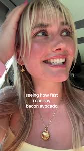 Bella Simonsen Allison Holstein