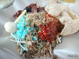Dipendekkan cerita, selepas membeli makanan di pasar malam, kami pulang ke hotel dan tiba dalam pukul 7 petang. Makanan Wajib Beli Bila Ke Pasar Malam Ana Suhana