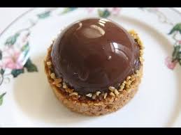 Dome A La Poire Et Au Chocolat Youtube Dessert Poire Chocolat Poire Au Chocolat Dessert Noel Boule