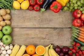 Fruits Et Legumes Frais Sur Une Planche De Bois Avec Copyspace Fruits Et Legumes Frais Idee Legume Fruits Et Legumes