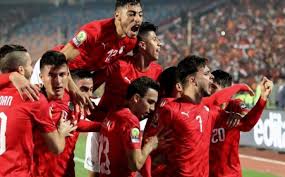 دخل لاعبين المنتخب المصري والمغربي إلى أرضية الملعب بكامل الأمنيات للمشجعين الحاضرين لمشاهدة القمة وهي في غاية الصعوبة حيث نشاهد ترقباً واسعاً من جميع الدول. Ù†ØªÙŠØ¬Ø© Ù…Ø¨Ø§Ø±Ø§Ø© Ø§Ù„Ù…Ù†ØªØ®Ø¨ Ø§Ù„Ø£ÙˆÙ„Ù…Ø¨ÙŠ Ù…ØµØ± X ØºØ§Ù†Ø§ Ø§Ù„ÙŠÙˆÙ… Ø§Ù„ÙˆØ·Ù†ÙŠØ© Ù„Ù„Ø¥Ø¹Ù„Ø§Ù…