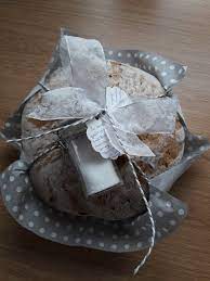 Wenn du möchtest, dass das set als geschenk verpackt direkt zum beschenkten oder zu dir nach hause. Einzug Einweihung Geschenk Brot Und Salz Brot Und Salz Brot Und Salz Einzug Geschenke Zur Einweihung