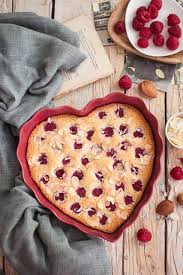Chic Chic Chocolat Financier Geant Aux Framboises En 2020 Alimentation Framboise Dessert