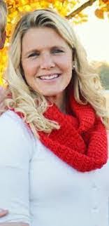 Amanda Hollsten's Instagram, Twitter & Facebook