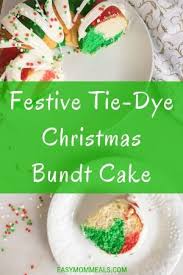 This is a quick and easy cake! Fun Christmas Wreath Bundt Cake Easy Mom Meals
